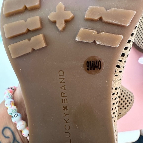 Like New!! Lucky Vacob Suede Perforated booties - Picture 4 of 4